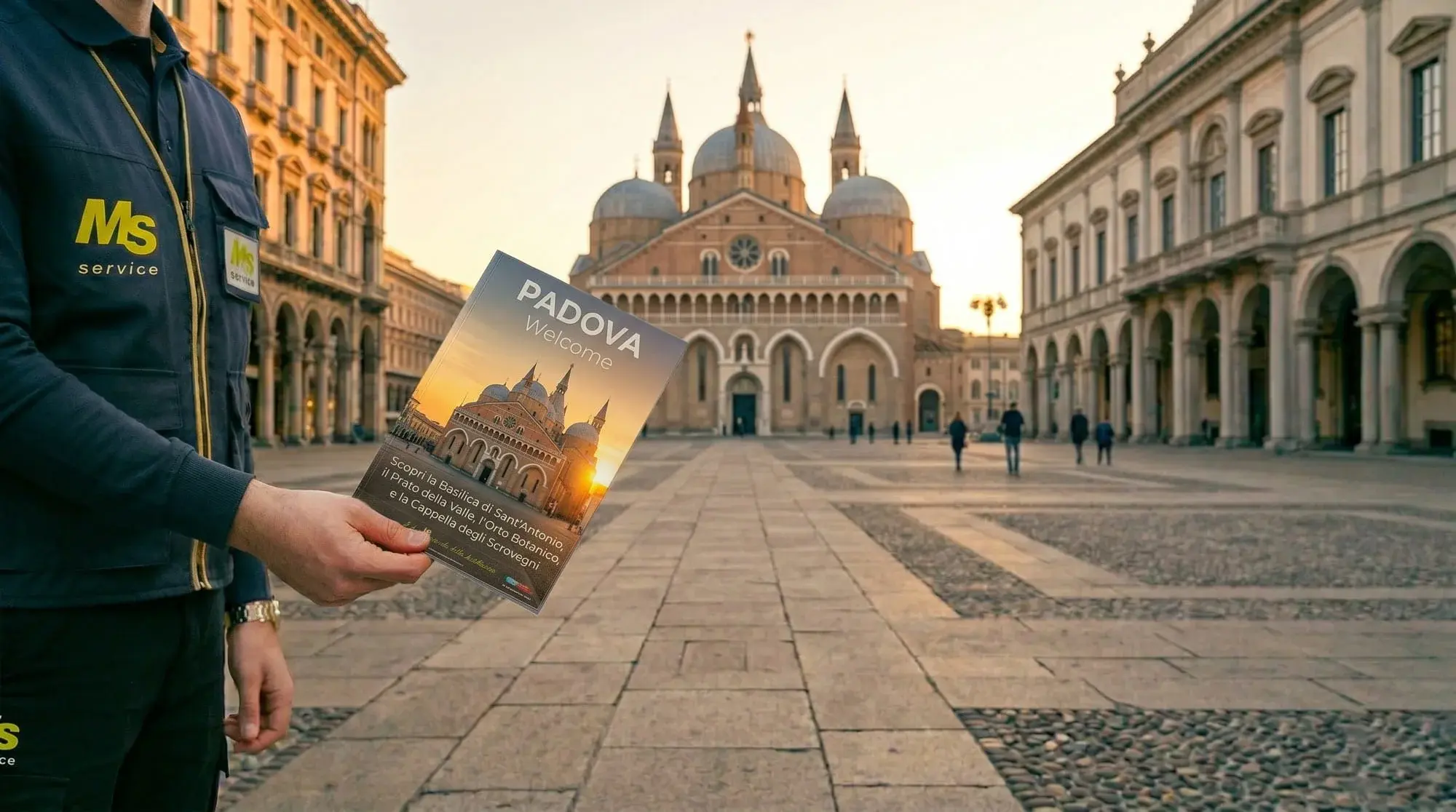 Operatore MS Service distribuisce volantini a Padova con geolocalizzazione GPS certificata